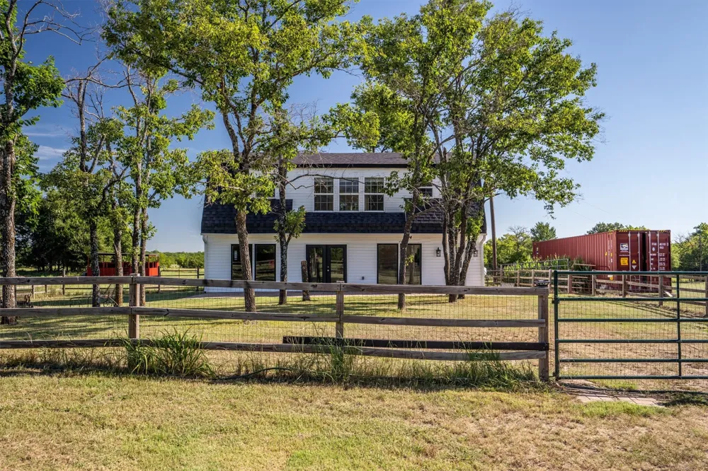 3139 Farm Road 3134 Cumby, TX 75433
