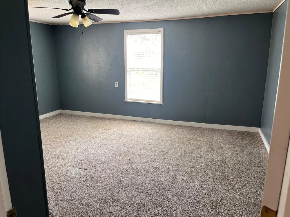208 E Pecan Lane Clute, TX 77531