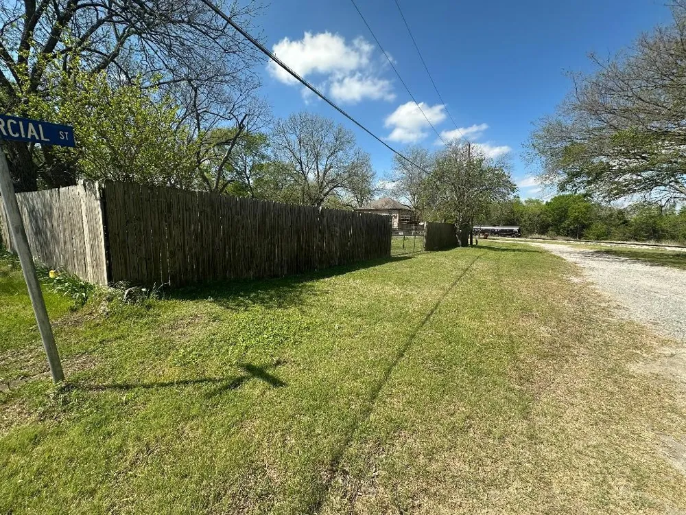 302 Commercial Street Bells, TX 75414