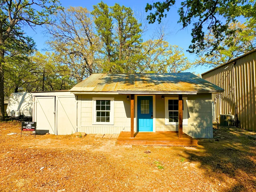 310 Cedar Point Circle Gordonville, TX 76245