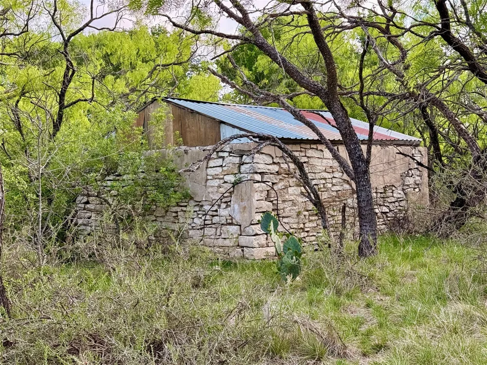 CR 253 Comanche, TX 76442