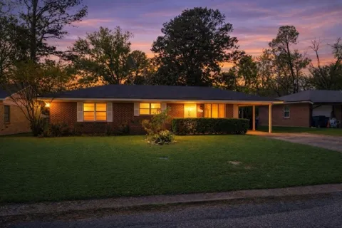 1129 Cloverdale Drive