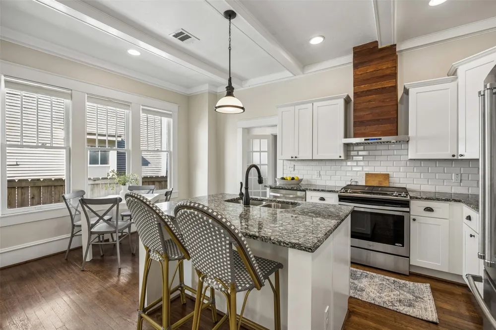 214 S Montclair Avenue Dallas, TX 75208
