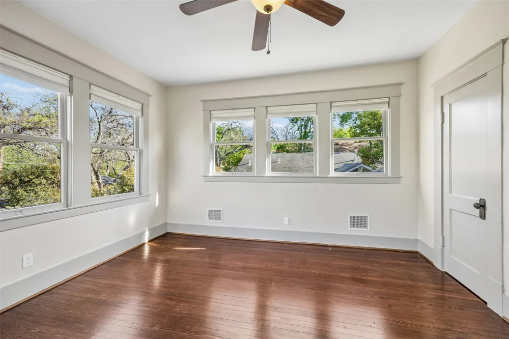 214 S Montclair Avenue Dallas, TX 75208
