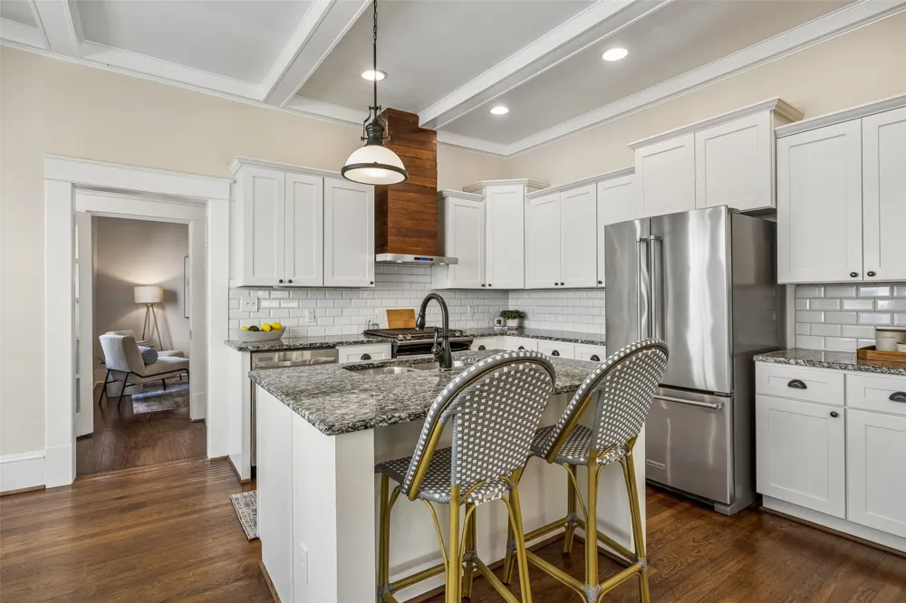 214 S Montclair Avenue Dallas, TX 75208