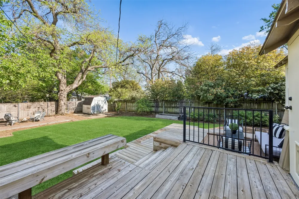 214 S Montclair Avenue Dallas, TX 75208