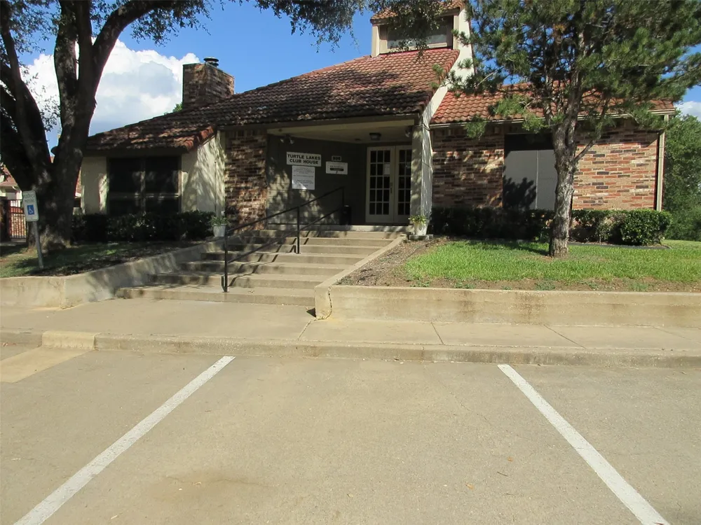 917 Turtle Cove #138 Irving, TX 75060
