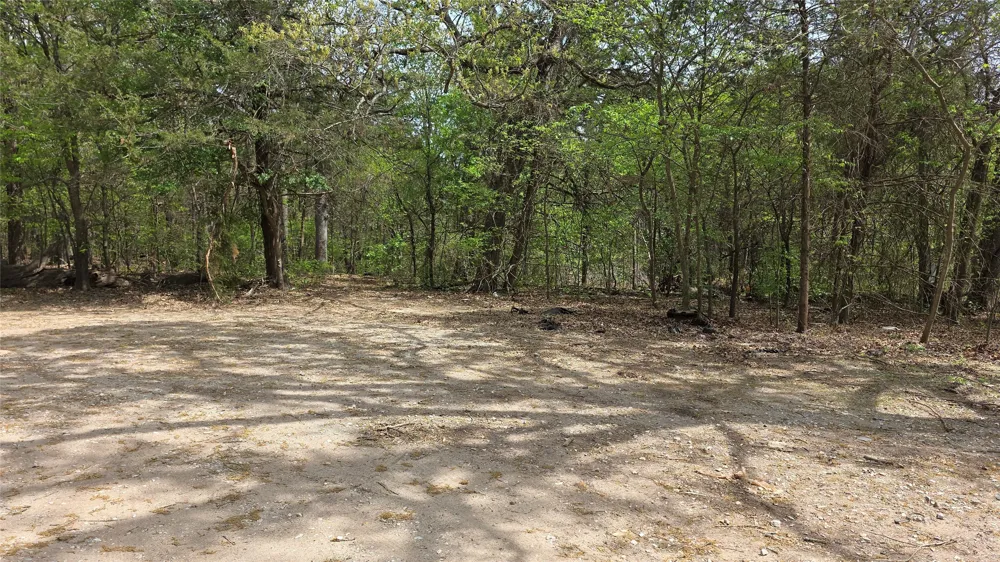 1975 County Road 1025 Ravenna, TX 75476