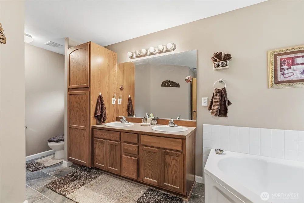 260 Trinity Drive Castle Rock, WA 98611