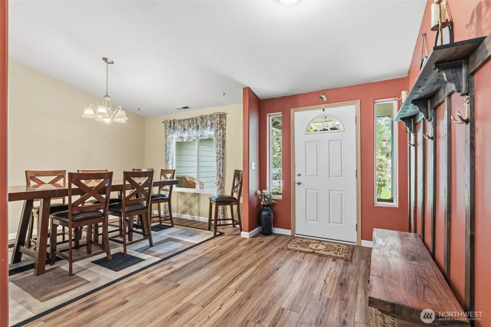 260 Trinity Drive Castle Rock, WA 98611