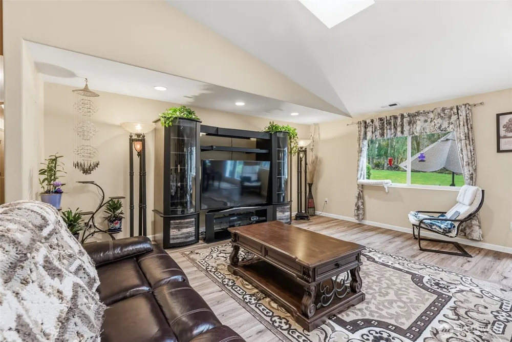 260 Trinity Drive Castle Rock, WA 98611