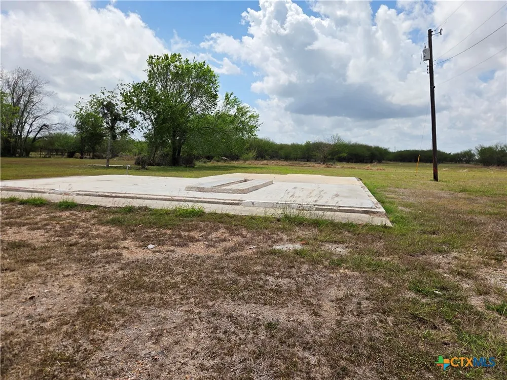 3205 Callis Victoria, TX 77901