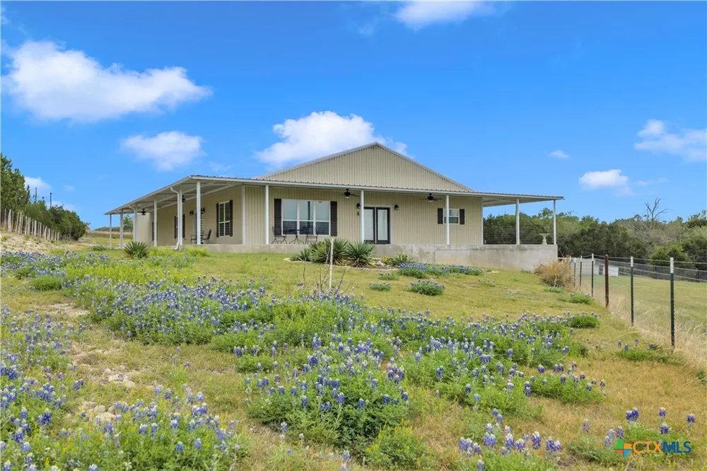 5020 County Road 252 Bertram, TX 78605