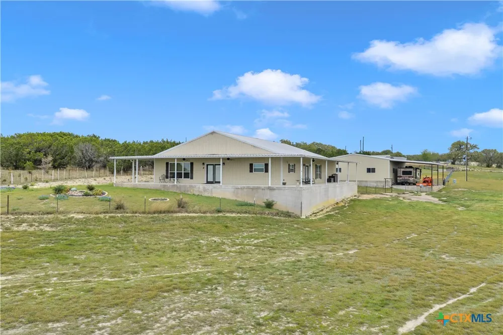 5020 County Road 252 Bertram, TX 78605