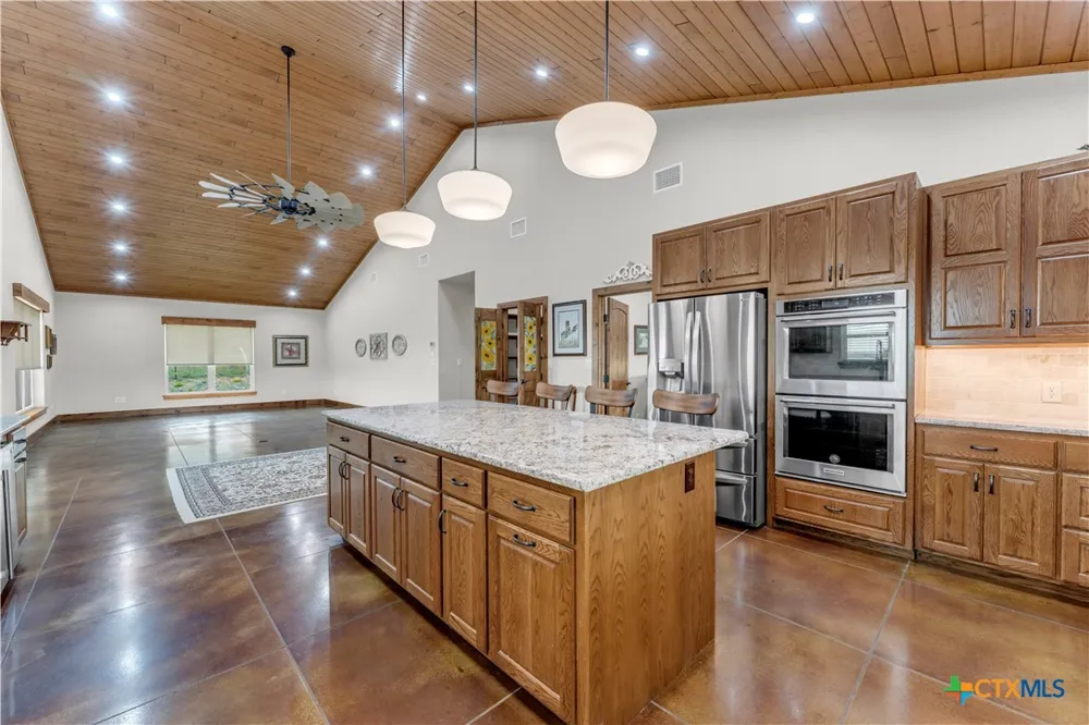 5020 County Road 252 Bertram, TX 78605