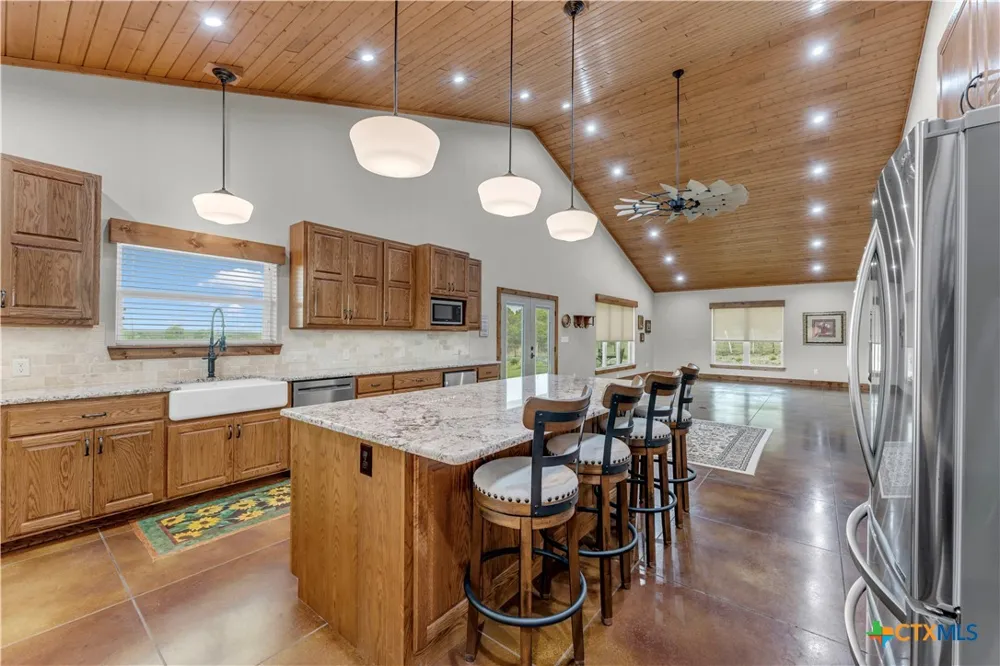 5020 County Road 252 Bertram, TX 78605