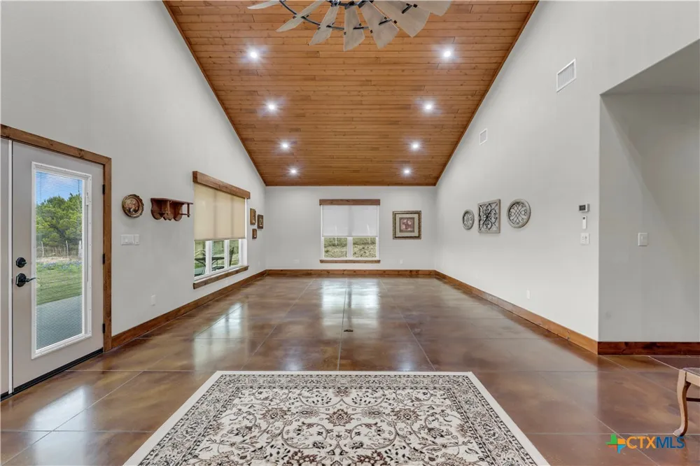 5020 County Road 252 Bertram, TX 78605