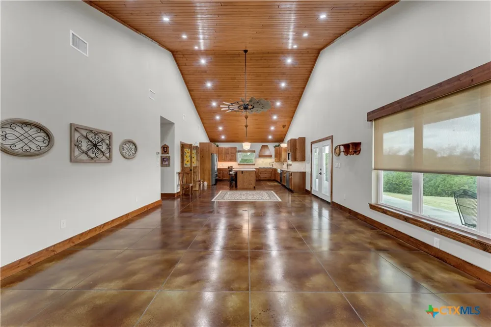 5020 County Road 252 Bertram, TX 78605