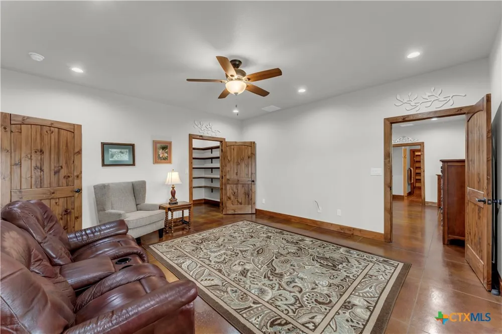 5020 County Road 252 Bertram, TX 78605