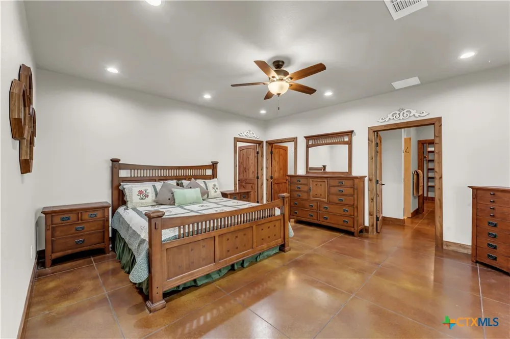5020 County Road 252 Bertram, TX 78605