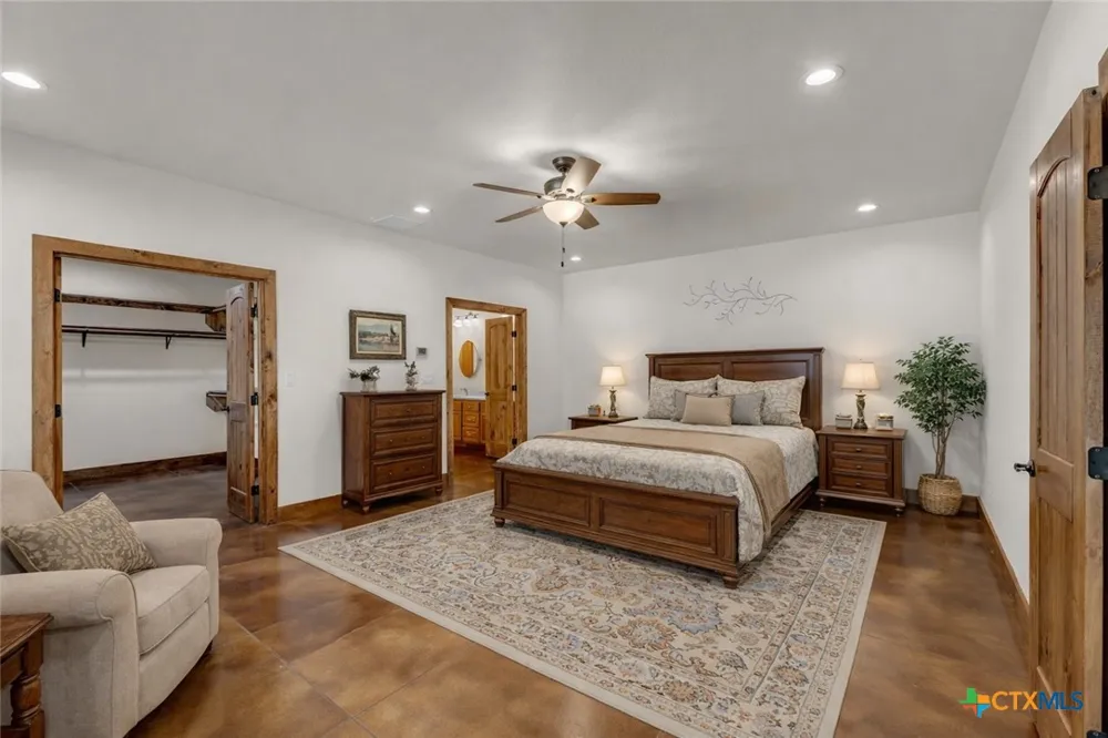 5020 County Road 252 Bertram, TX 78605