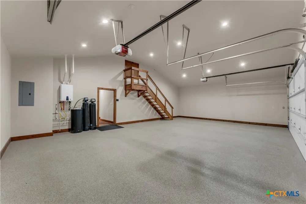 5020 County Road 252 Bertram, TX 78605