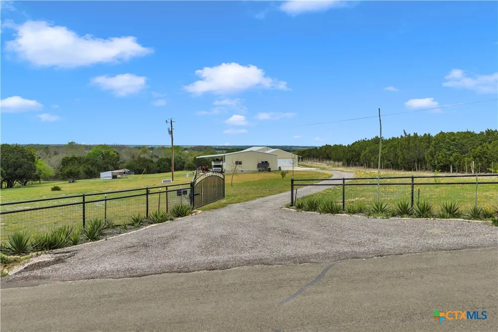 5020 County Road 252 Bertram, TX 78605
