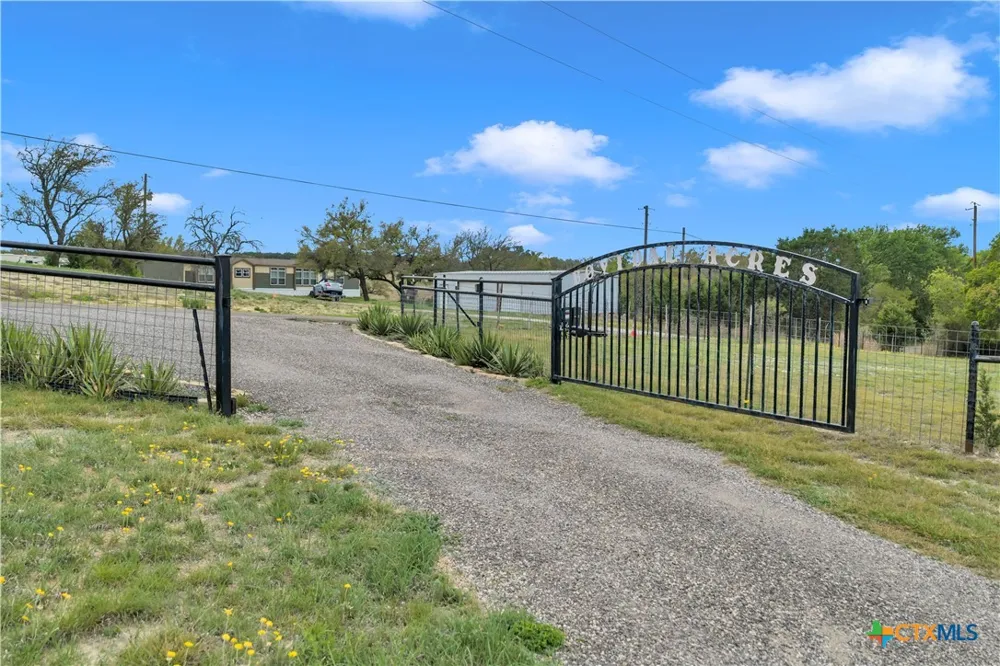 5020 County Road 252 Bertram, TX 78605
