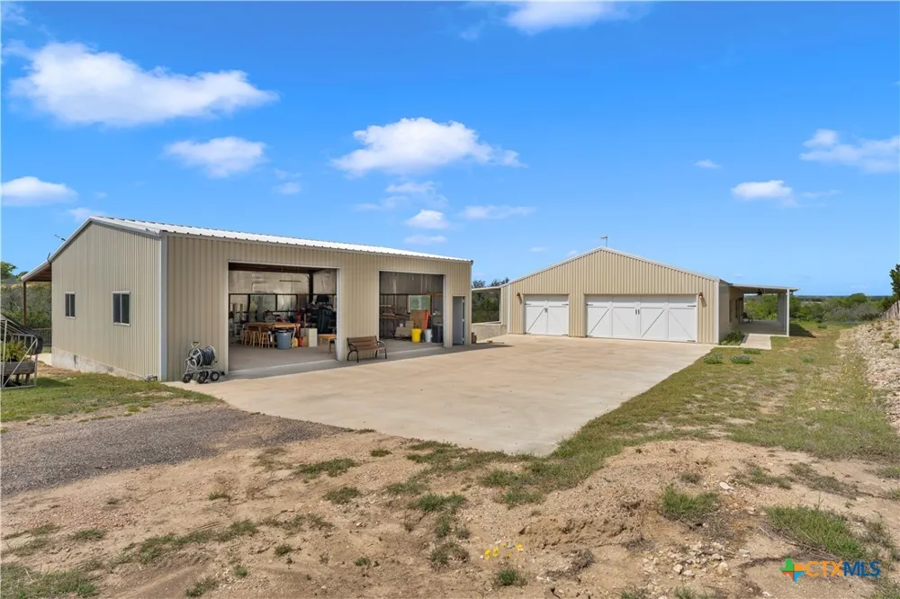 5020 County Road 252 Bertram, TX 78605