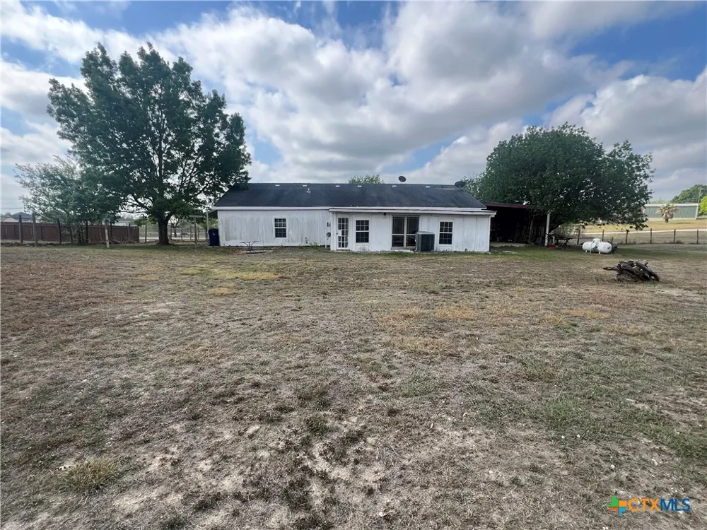 624 Crest Circle Drive San Marcos, TX 78666