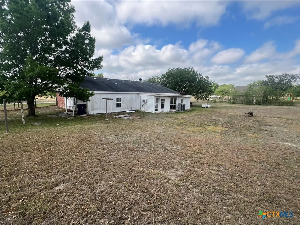 624 Crest Circle Drive San Marcos, TX 78666