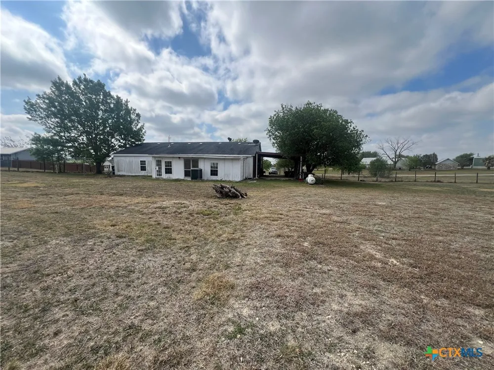 624 Crest Circle Drive San Marcos, TX 78666
