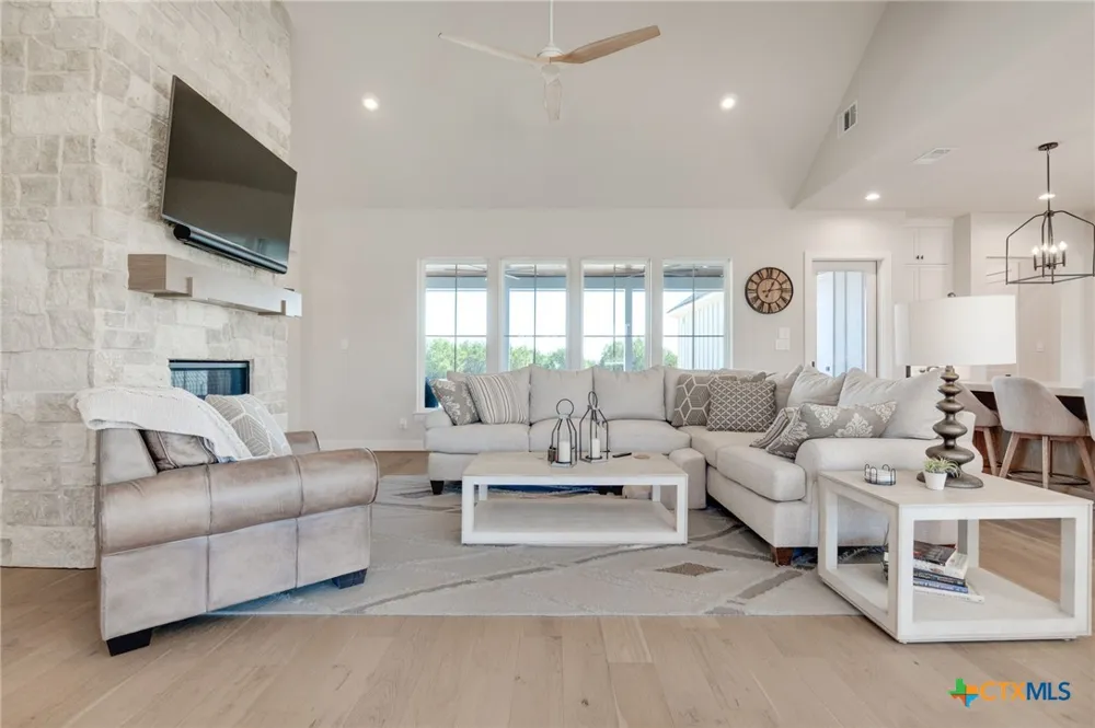 305 Willow Oak Goldthwaite, TX 76844