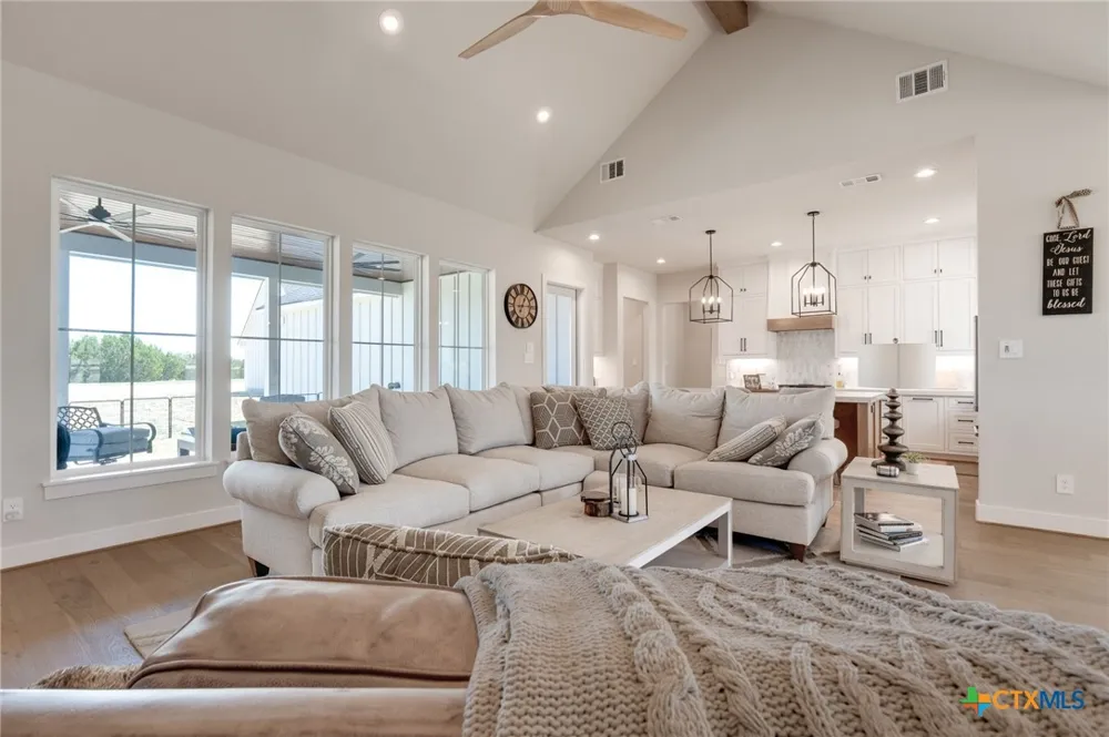 305 Willow Oak Goldthwaite, TX 76844