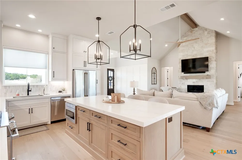 305 Willow Oak Goldthwaite, TX 76844