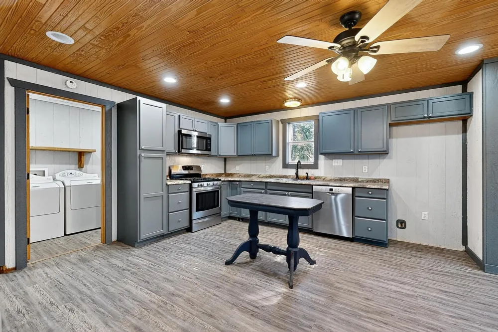 13420 County Road 2858 Eustace, TX 75124