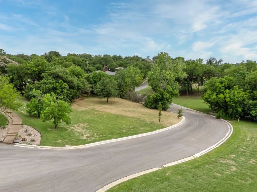 Valley Brook Circle Woodway, TX 76712