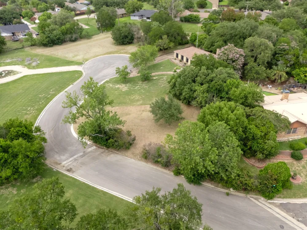 Valley Brook Circle Woodway, TX 76712