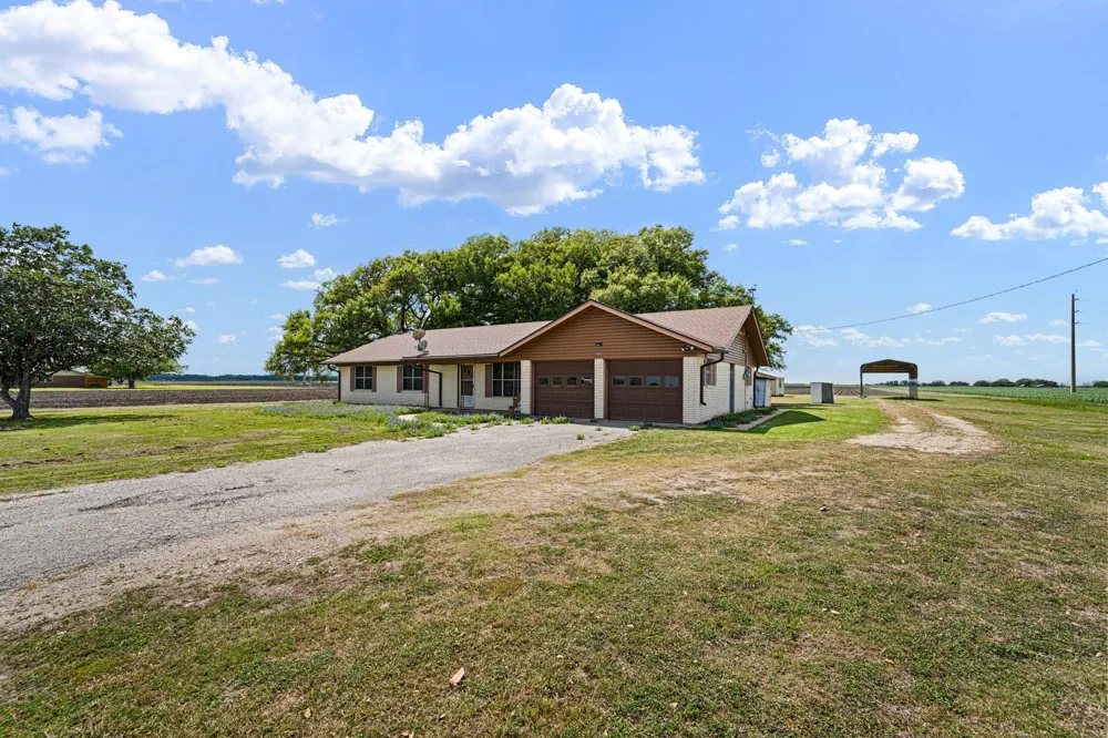 314 County Road 233 Wharton, TX 77488