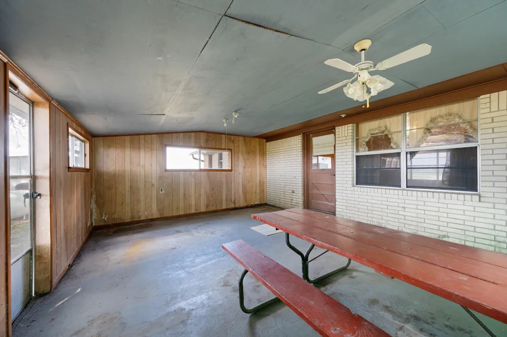 314 County Road 233 Wharton, TX 77488