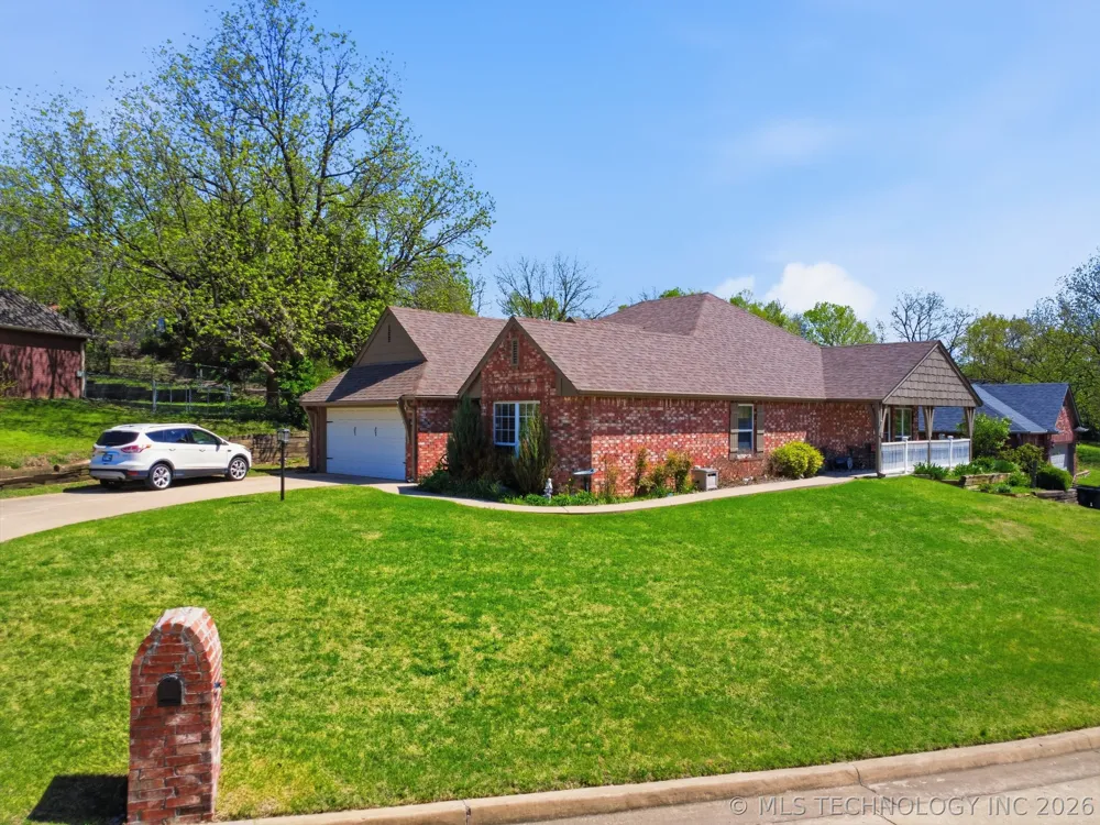 2015 W 4th Place S Claremore, OK 74017