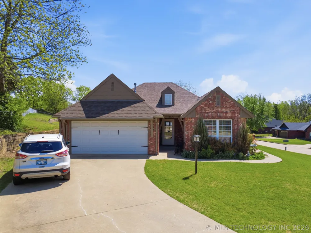 2015 W 4th Place S Claremore, OK 74017