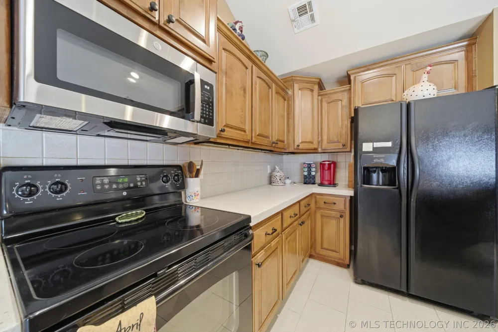 2015 W 4th Place S Claremore, OK 74017