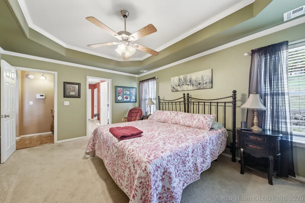 2015 W 4th Place S Claremore, OK 74017