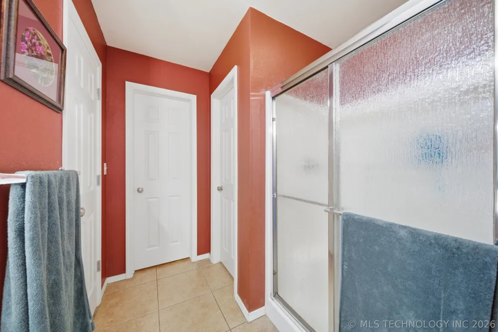 2015 W 4th Place S Claremore, OK 74017