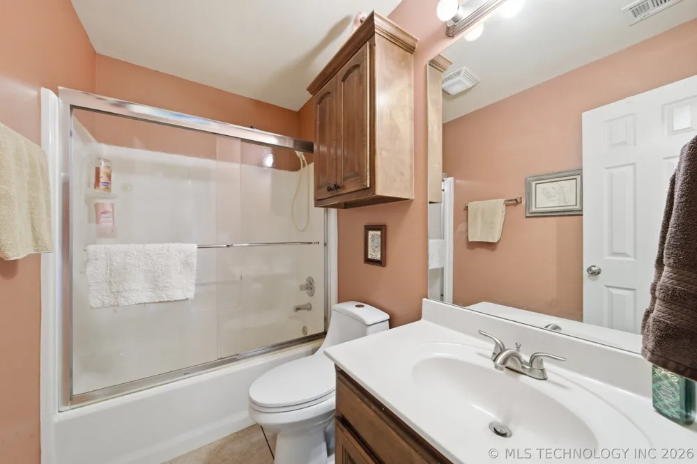 2015 W 4th Place S Claremore, OK 74017