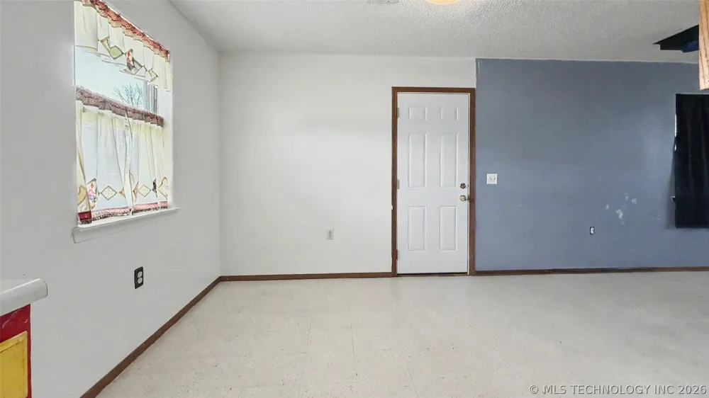 1017 Carla Avenue Stilwell, OK 74960