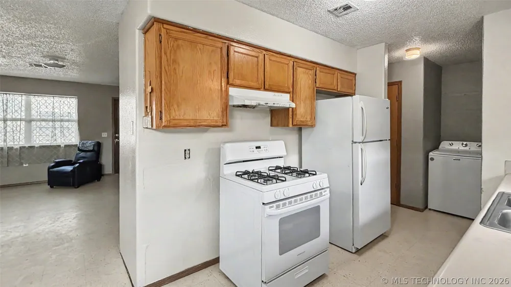 1017 Carla Avenue Stilwell, OK 74960