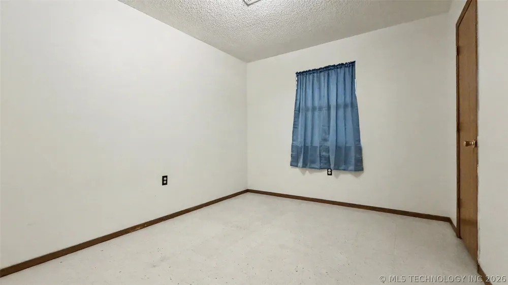 1017 Carla Avenue Stilwell, OK 74960