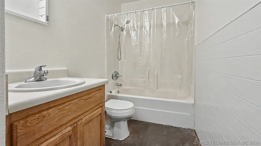 1017 Carla Avenue Stilwell, OK 74960